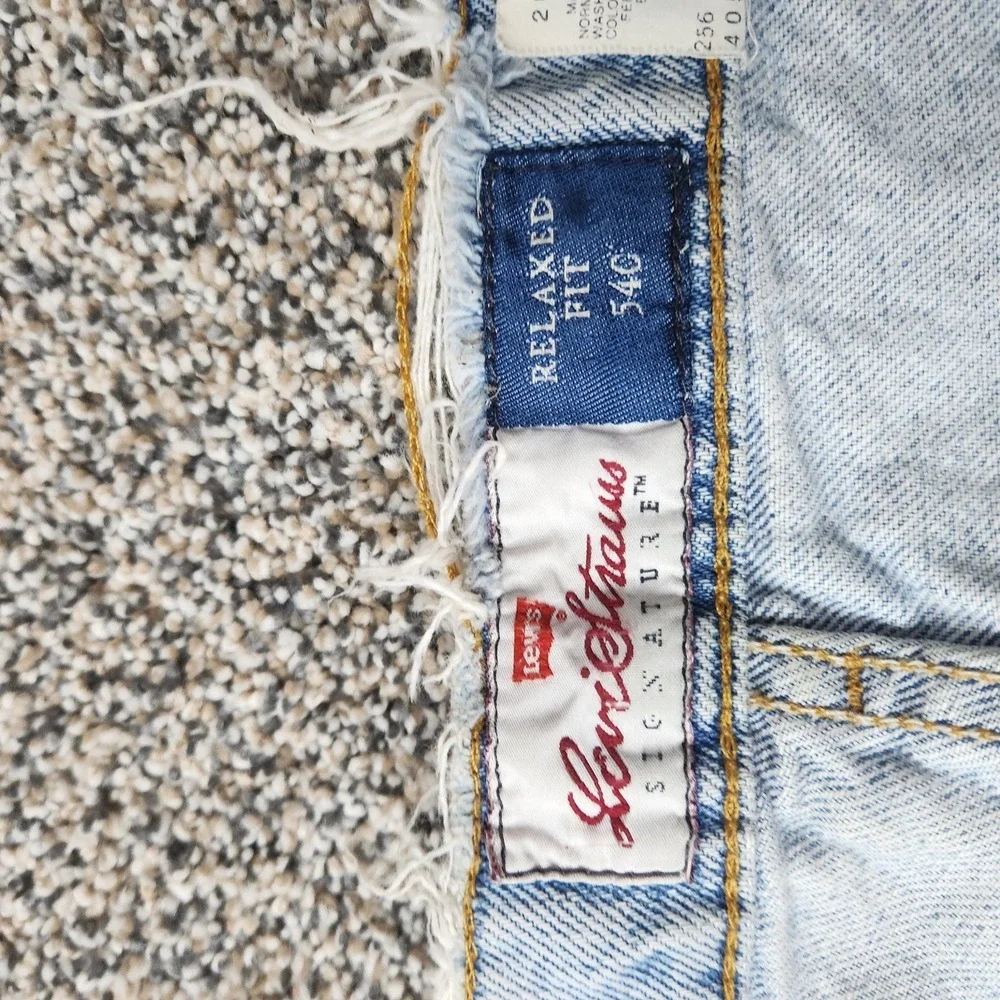 Levi‎ Strauss Signature 540 Relaxed Fit Light Wash Distressed Blue Jeans 38x31